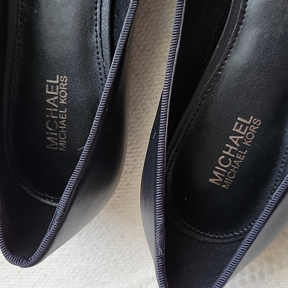 NEW!! Michael Kors ballet flats - Picture 4 of 8